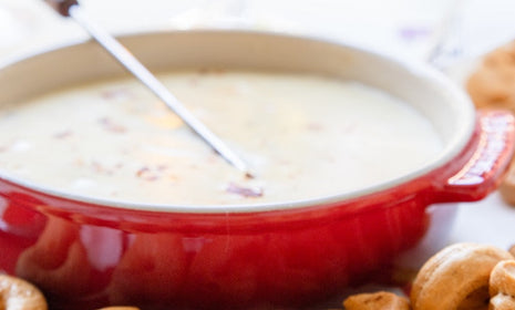 Italian Cheese Fondue with Chili Taralli Crackers